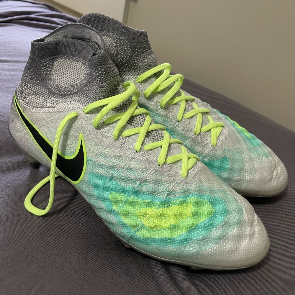 Magista Obra 2 Nike Cleats: brand new limited edition color